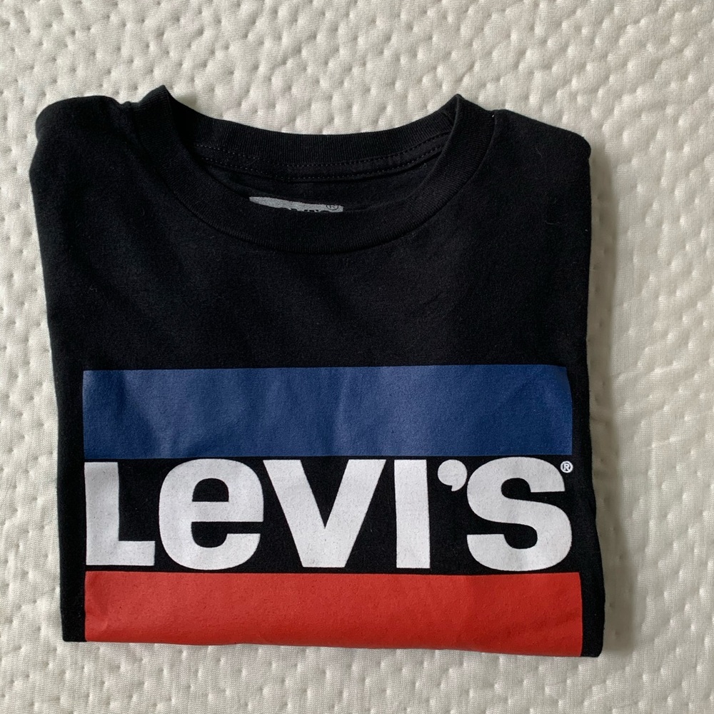 Levi’s crop top